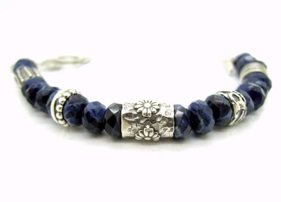 Bracelet - Sodalite Bracelet With A Hamsa Hand Closer And Flower Designed Links