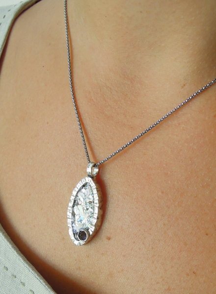 Pendant  - An Oval Silver Roman Glass Pendant With An Amethyst