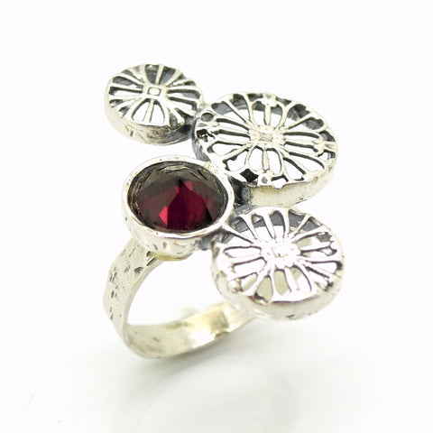 Rings - Garnet Ring Made Of Sterling Silver And Flower Shaped