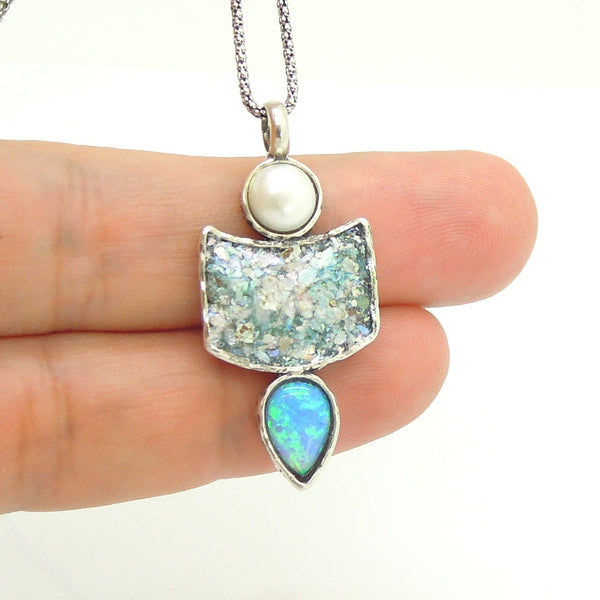 Silver necklace with a pearl, roman glass and drop opal