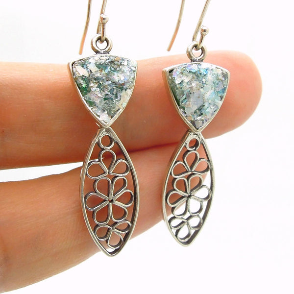 Earrings - Dangle Earrings With Flower Shapes In Silver & Roman Glass