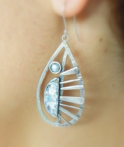 Earrings - Leaf Shape Large Pearl Silver Earrings With Roman Glass