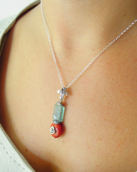 Coral sponge and glass silver pendant (505913)