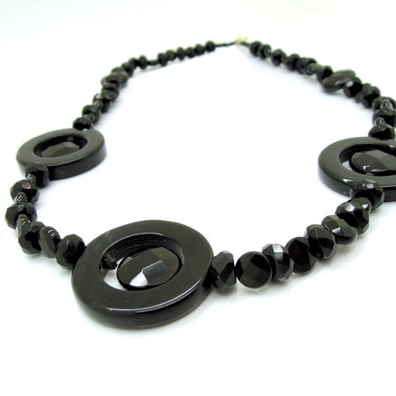 gemstone bead necklace