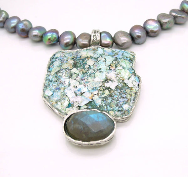 Necklace - Large Grey Pearl Necklace With Labradorite And Roman Glass