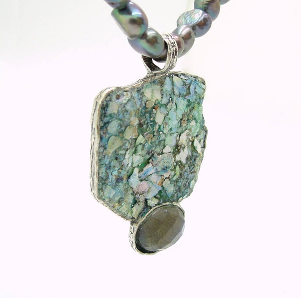 Necklace - Large Grey Pearl Necklace With Labradorite And Roman Glass
