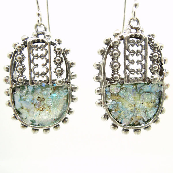 Necklace - Oval Silver Pendant Necklace With Sterling Metalwork And Roman Glass