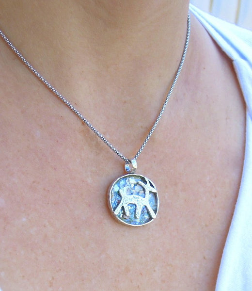 Pendant - Animal Figure In A Sterling Silver And Roman Glass Pendant