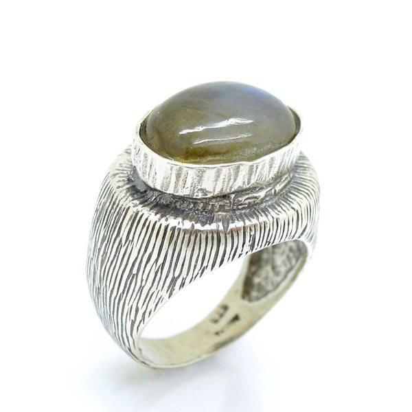 Ring - A Large Unisex Silver And Labradorite Ring