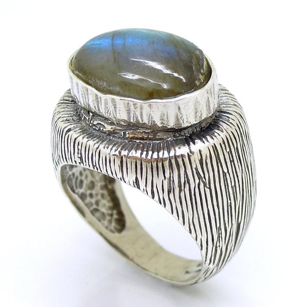 Ring - A Large Unisex Silver And Labradorite Ring