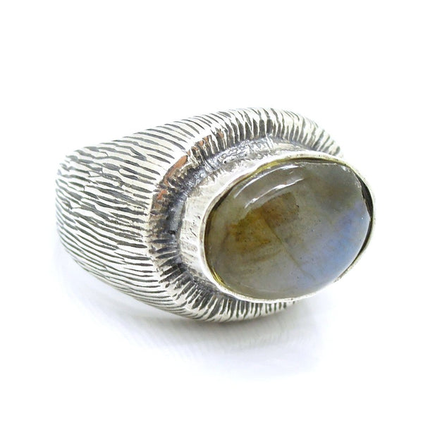 Ring - A Large Unisex Silver And Labradorite Ring
