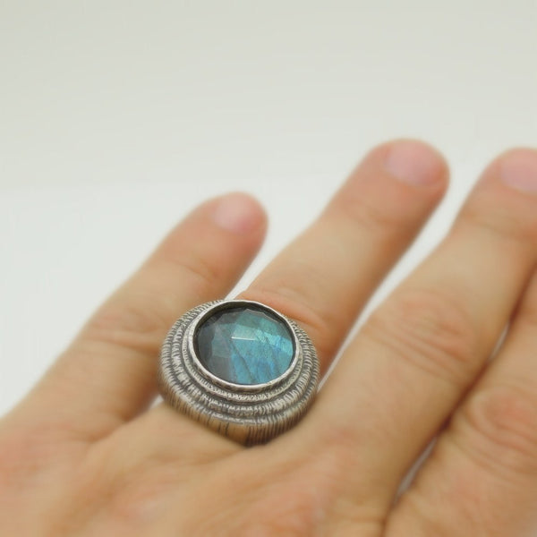 Ring - Huge Round Unisex Silver And Labradorite Ring