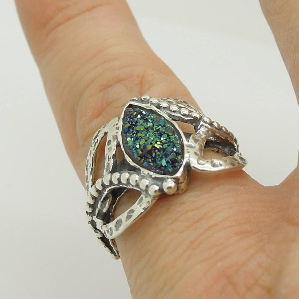 Ring - Oval Green Druzy Agate Set In A Oval Hammered Silver Ring