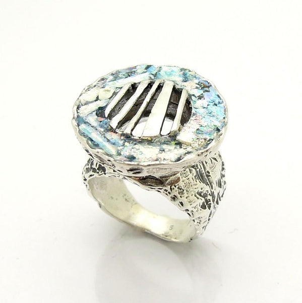 Rings - A Circle Top Glass Ring Connection