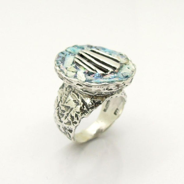 Rings - A Circle Top Glass Ring Connection