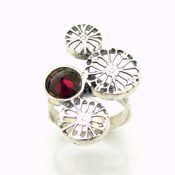 Rings - Garnet Ring Made Of Sterling Silver And Flower Shaped