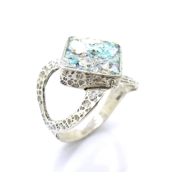 Rings - Heart On The Sides Silver And Roman Glass Hammered Ring