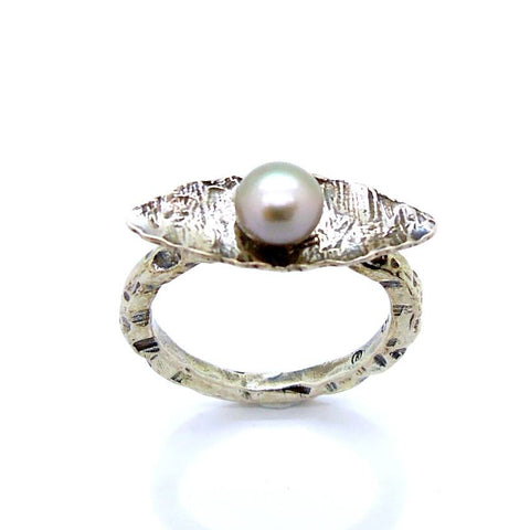 Rings - Oval Silver Sterling Ring With A Pearl