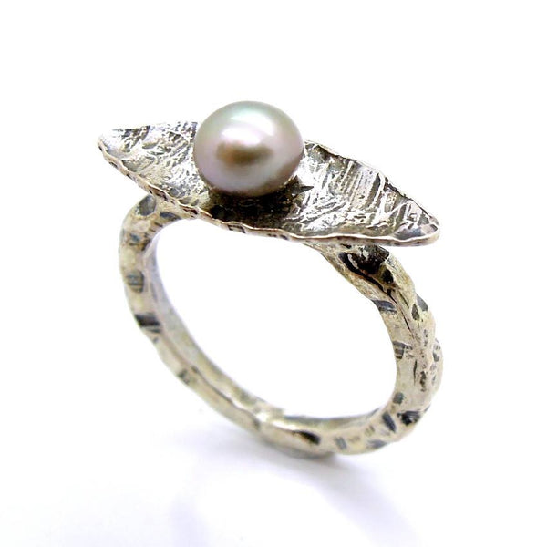 Rings - Oval Silver Sterling Ring With A Pearl