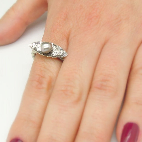 Rings - Oval Silver Sterling Ring With A Pearl