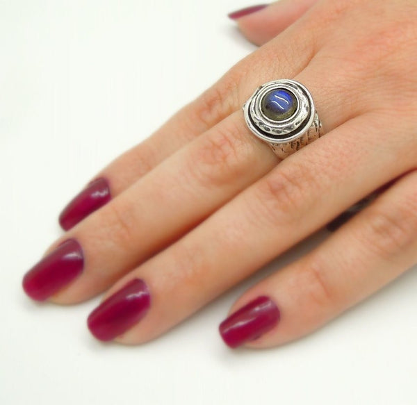 Rings - Silver And Labradorite Gemstone Ring